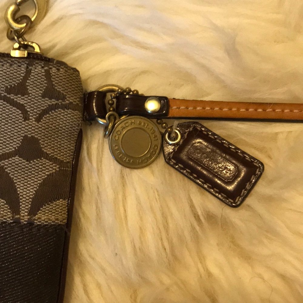Coach wristlet - Picture 4 of 8